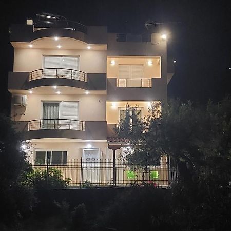 Anna House Dhermi Bagian luar foto