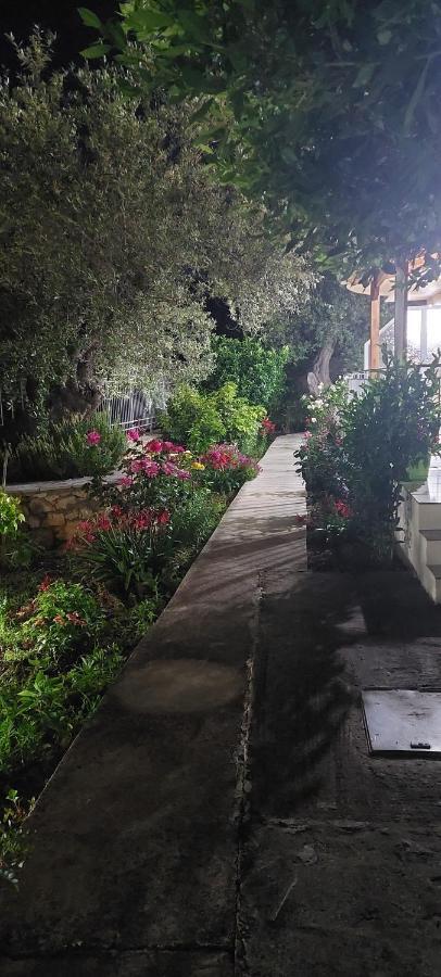 Anna House Dhermi Bagian luar foto