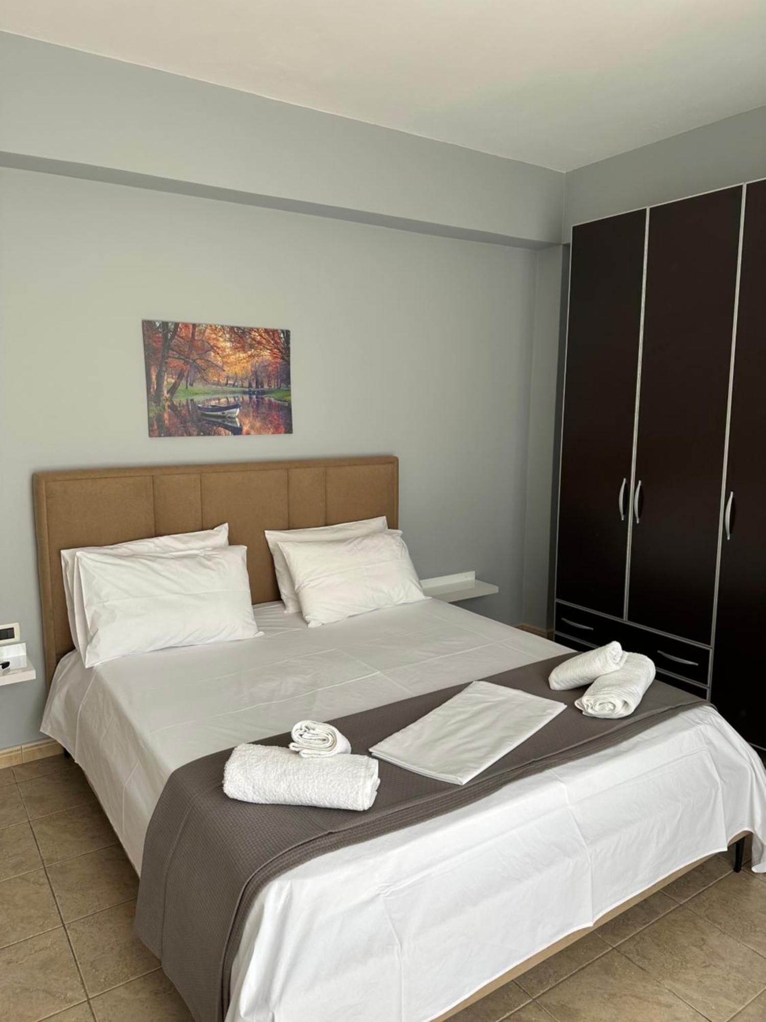 Anna House Dhermi Bagian luar foto