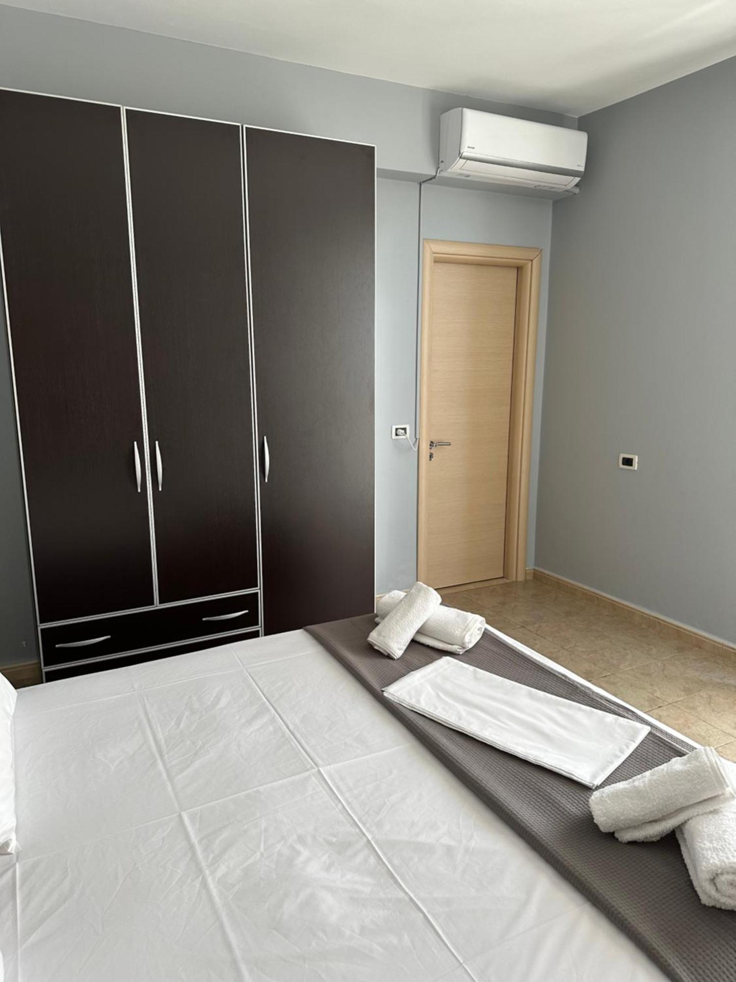 Anna House Dhermi Bagian luar foto