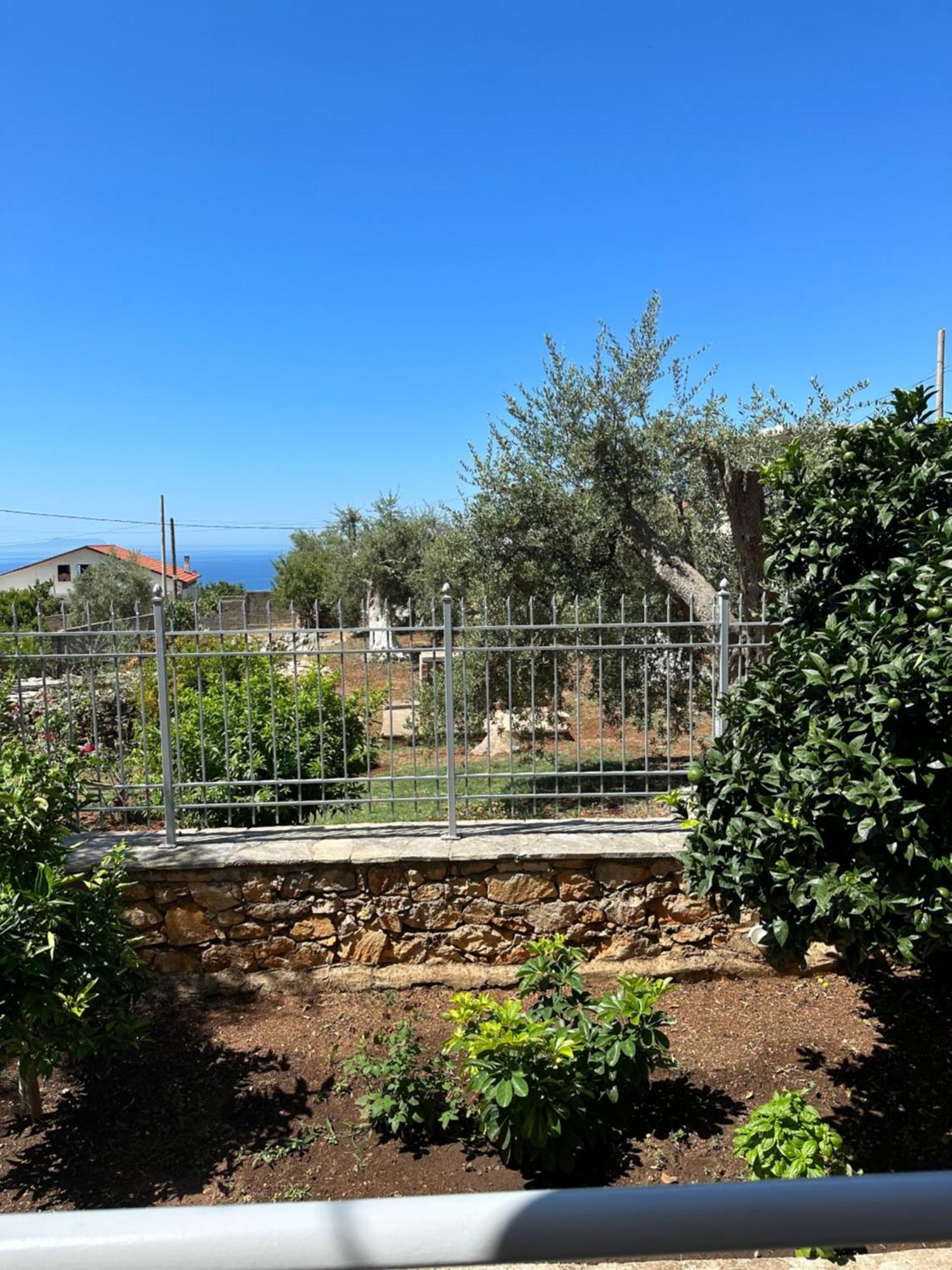Anna House Dhermi Bagian luar foto