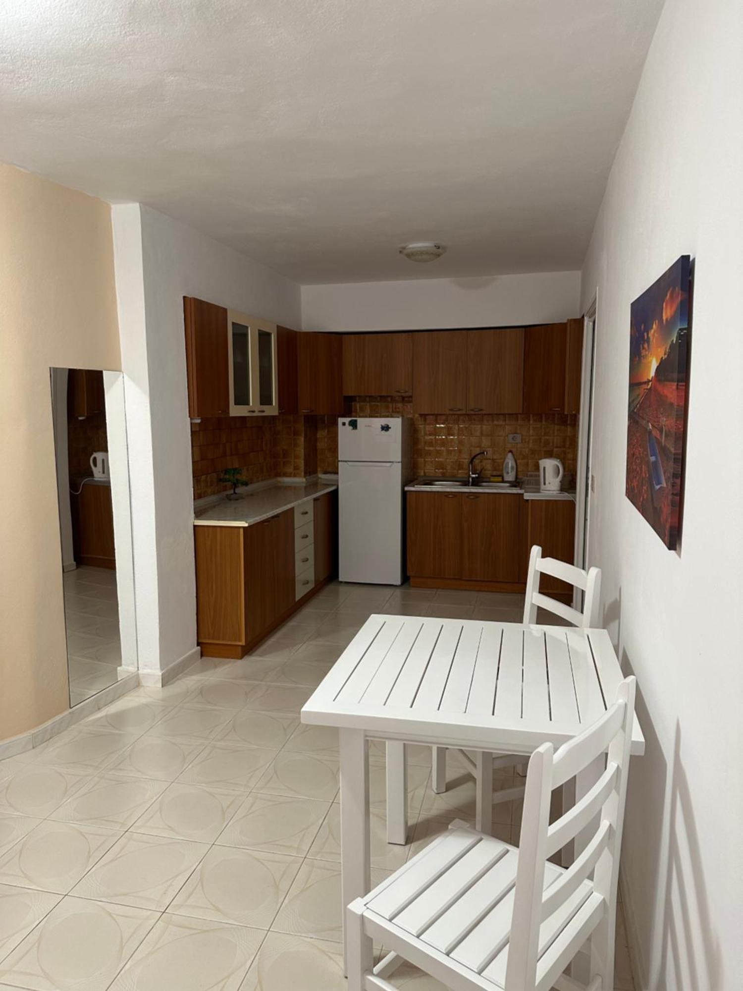 Anna House Dhermi Bagian luar foto