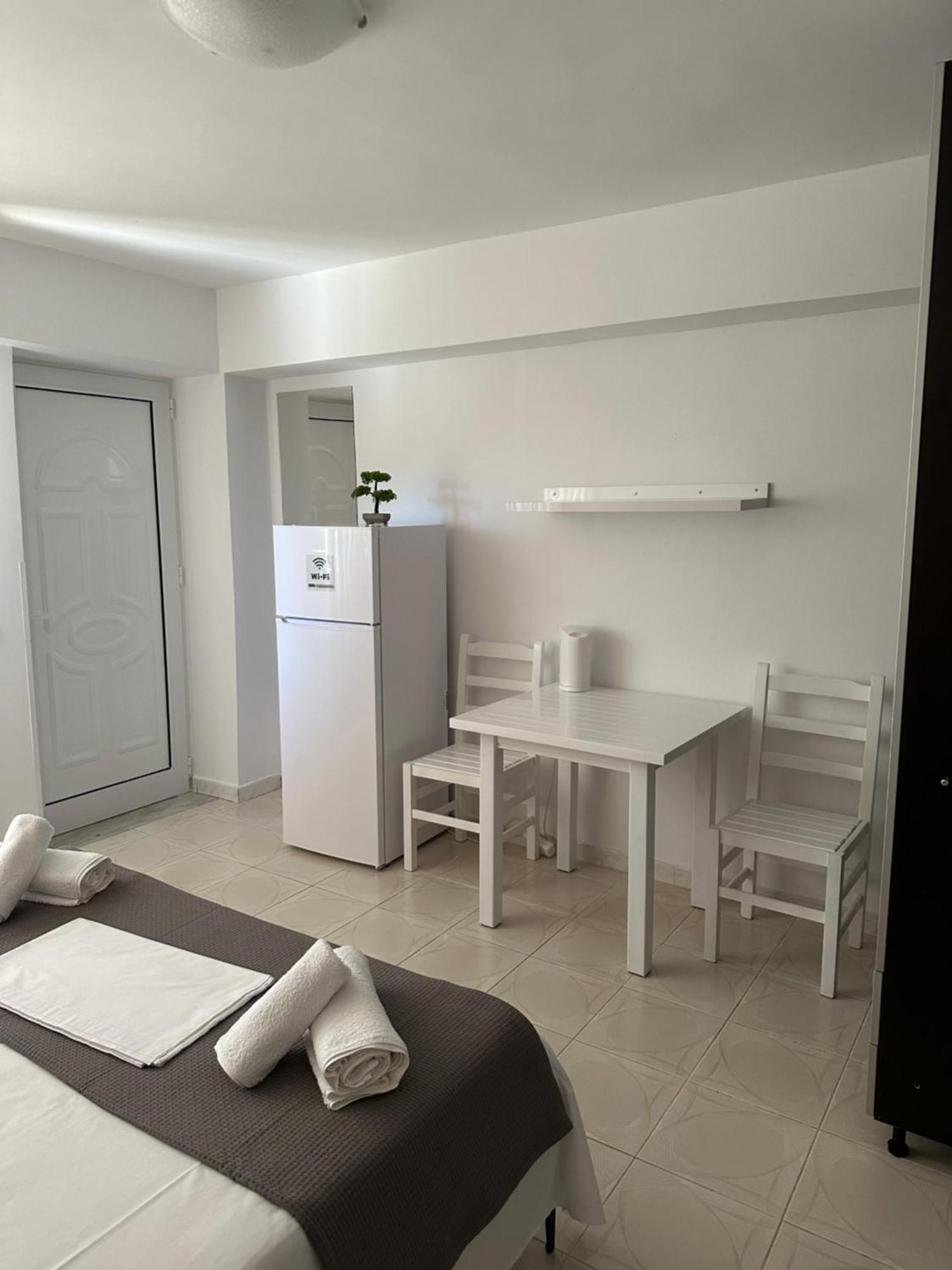 Anna House Dhermi Bagian luar foto
