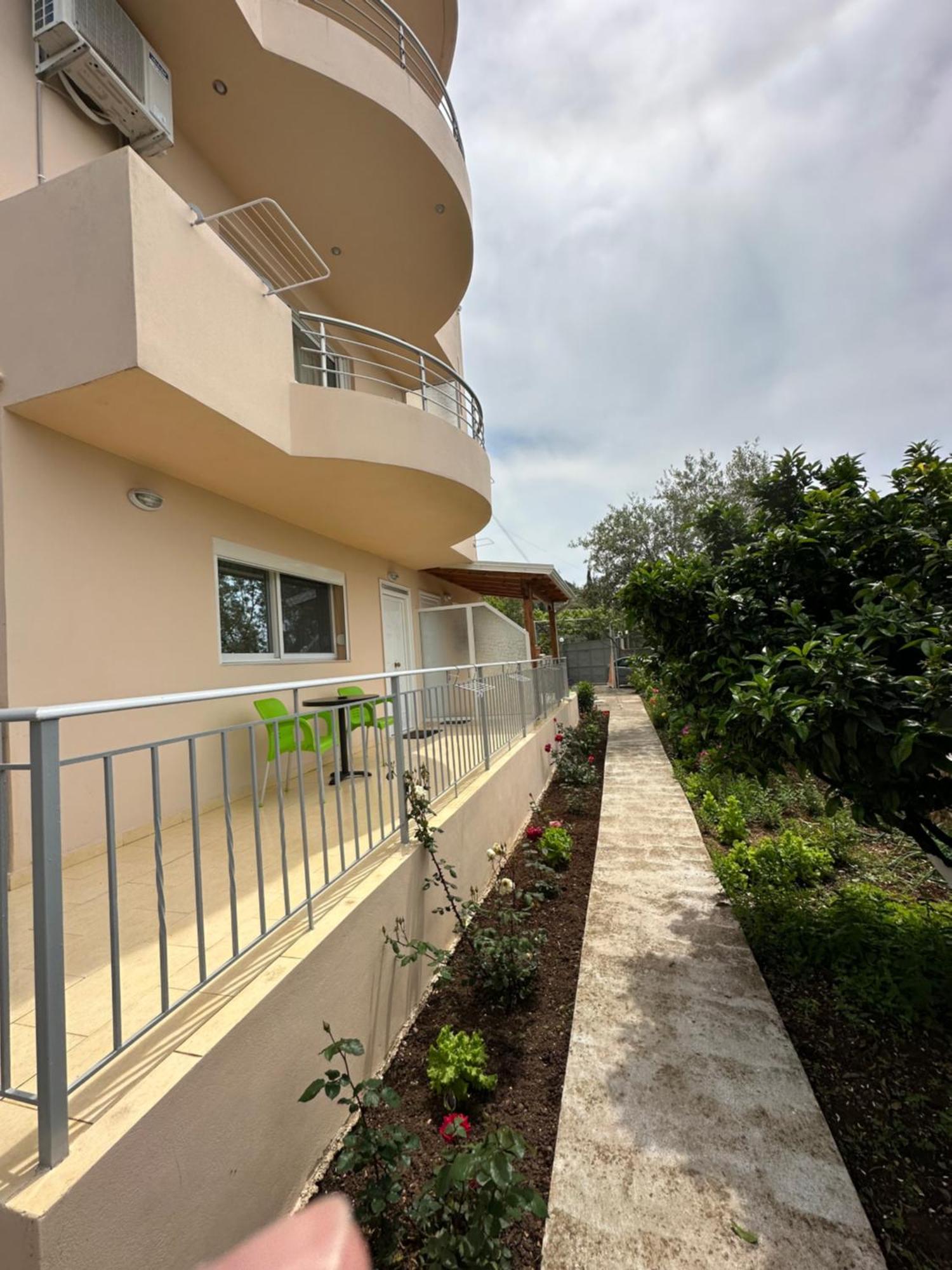Anna House Dhermi Bagian luar foto