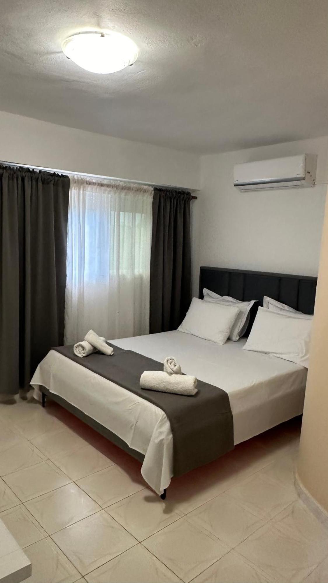 Anna House Dhermi Bagian luar foto