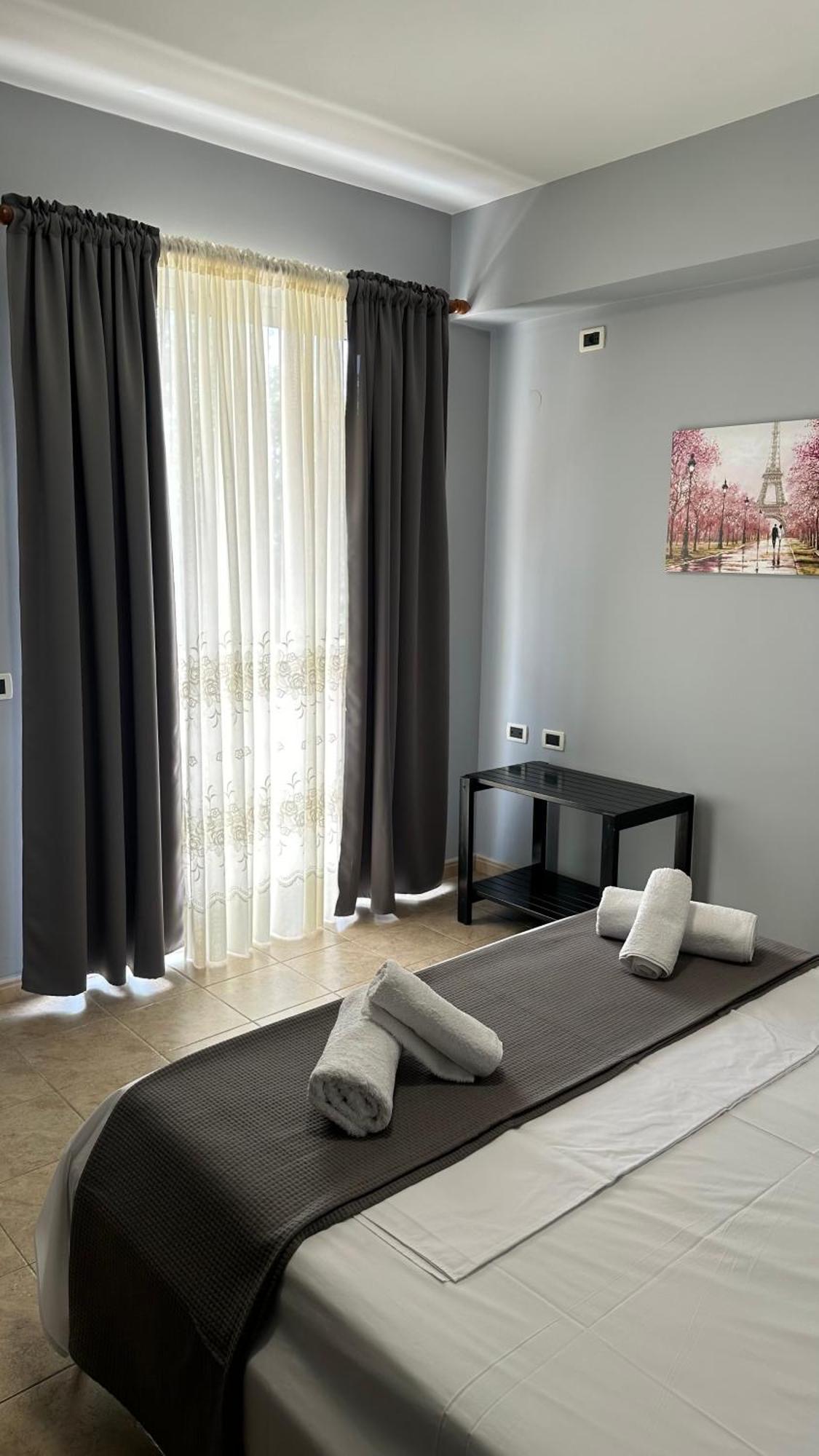 Anna House Dhermi Bagian luar foto