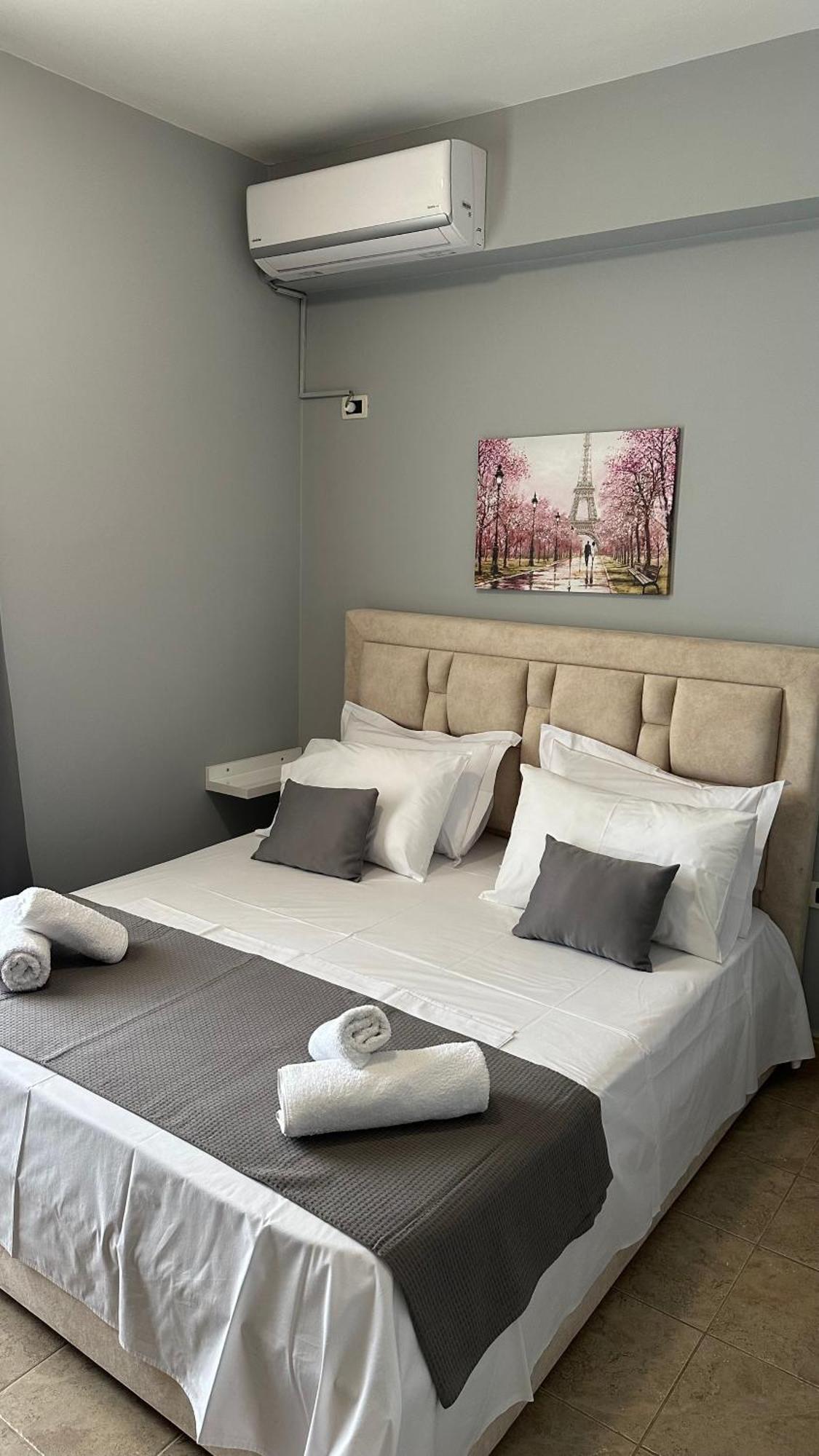 Anna House Dhermi Bagian luar foto